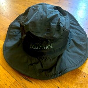 Marmot waterproof brim hat. Unisex